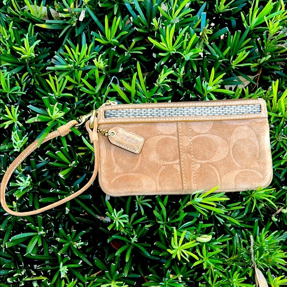 Coach Tan Wristlet with Signature Pattern - Picture 1 of 6